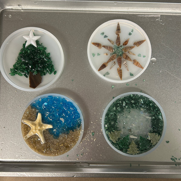 December 10th - Holiday Resin Ornaments (6:00pm-8:00pm)