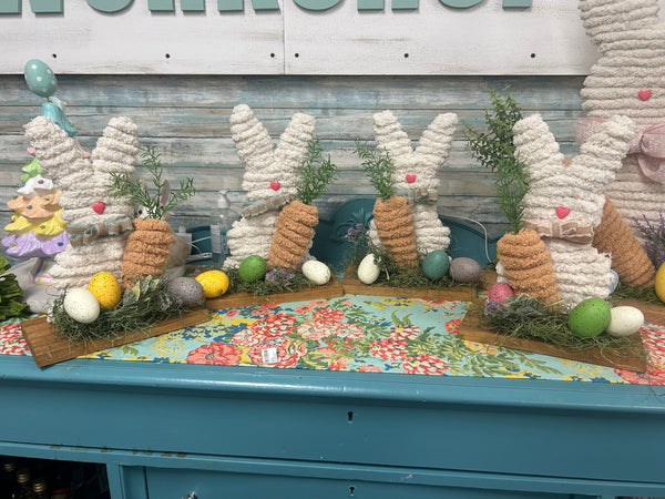 Thursday, March 19th - Chunky Yarn Bunny with Carrot Decor (6:00pm-9:00pm)